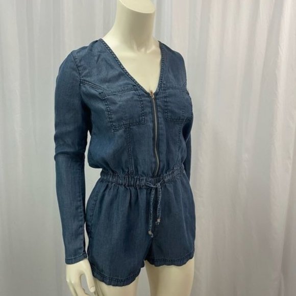 NWOT Guess Jean romper XS - Picture 1 of 8